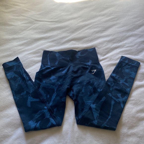 XS Gymshark Adapt Camo leggings - Picture 1 of 4